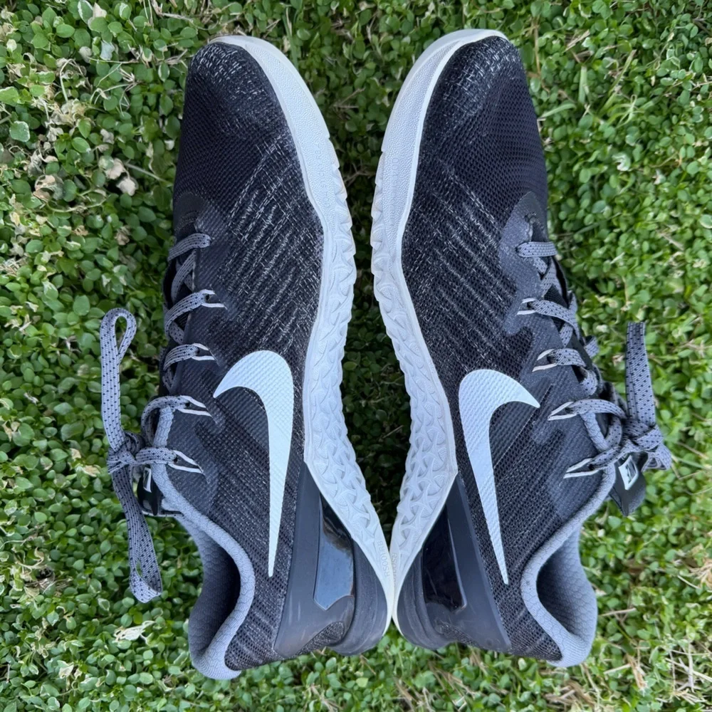 Nike Metcon 3 Training Sneaker Shoes in Black &‎ White Athletic Shoes Sz-9.5. V
